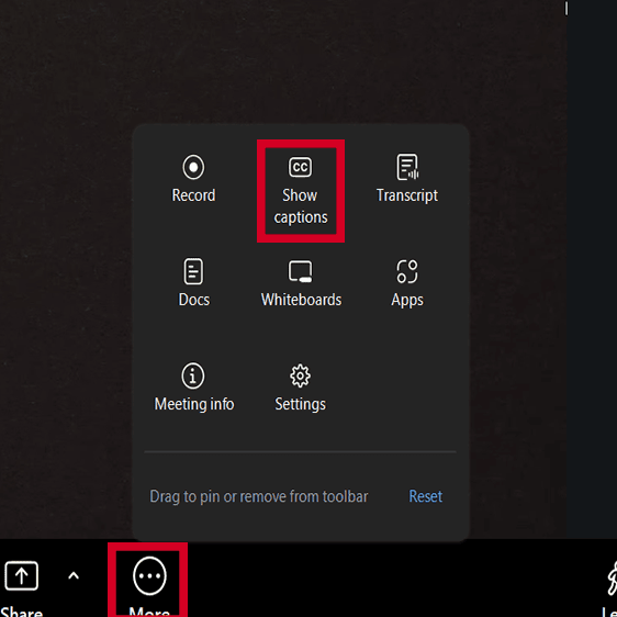 Zoom下部の「More（…）」をクリックし、「Show captions」を選ぶ
